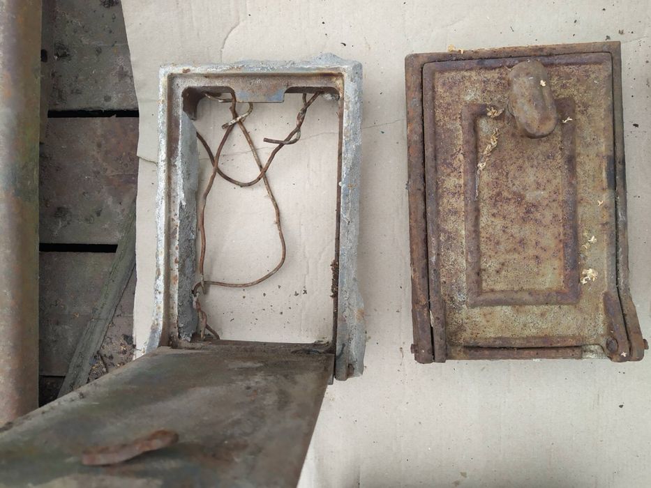 Двері чугунні