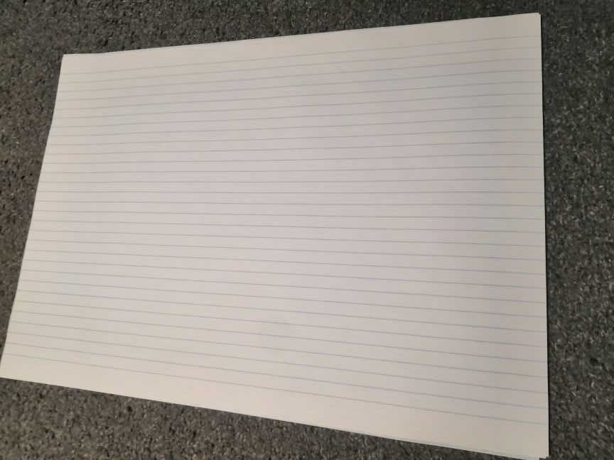 Papier podaniowy w linię w kratkę