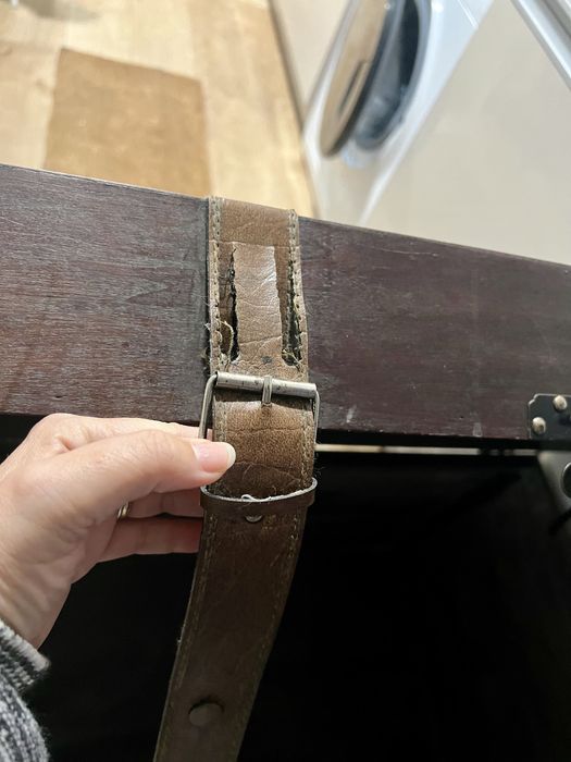 Baú ilustrado com muita arrumação