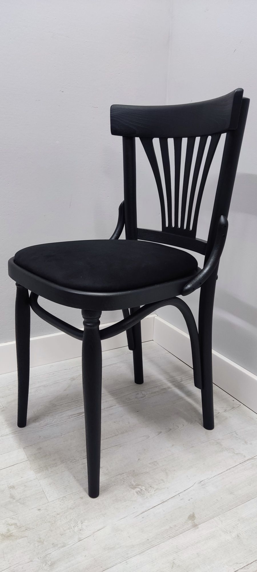 Krzesło czarne drewniane.Thonet Wachlarz 50 szt