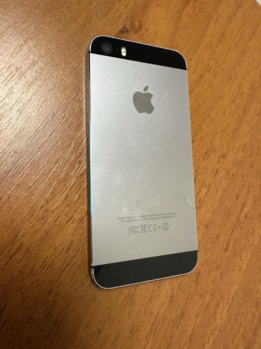 Продом Айфон 5s под ремонт.