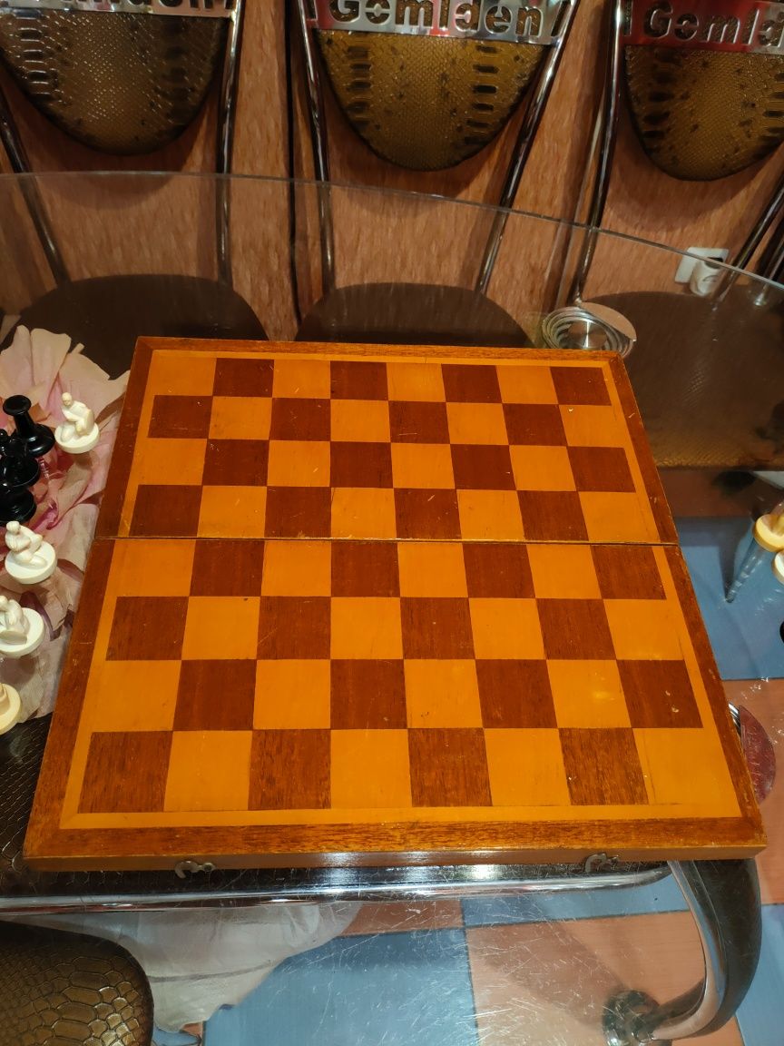 Рыцари Кароль Артур шахматы 42х42 см.