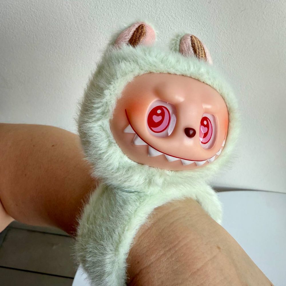 Лабубу браслет на руку labubu новика