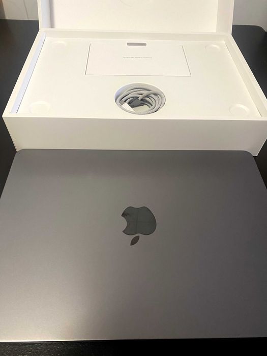 MacBook Air M3 - 13,6 16GB 512GB SSD 2024, idealny