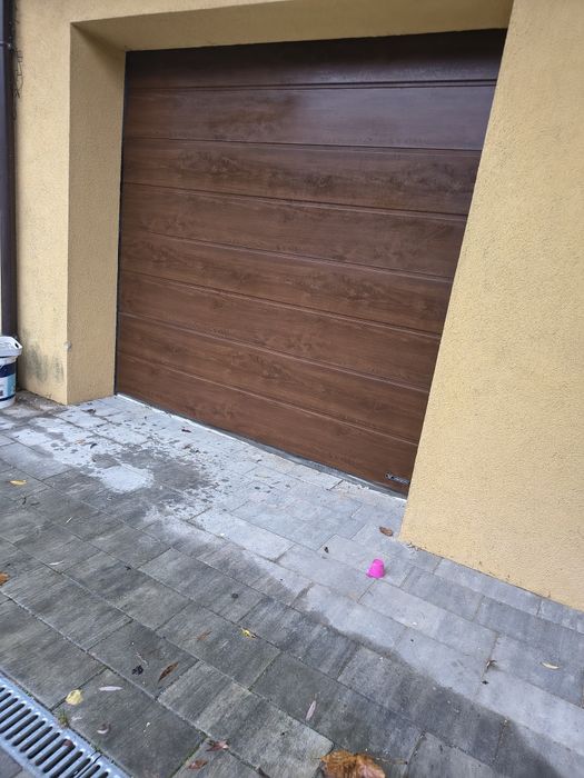 Brama Garażowa Wiśniowski