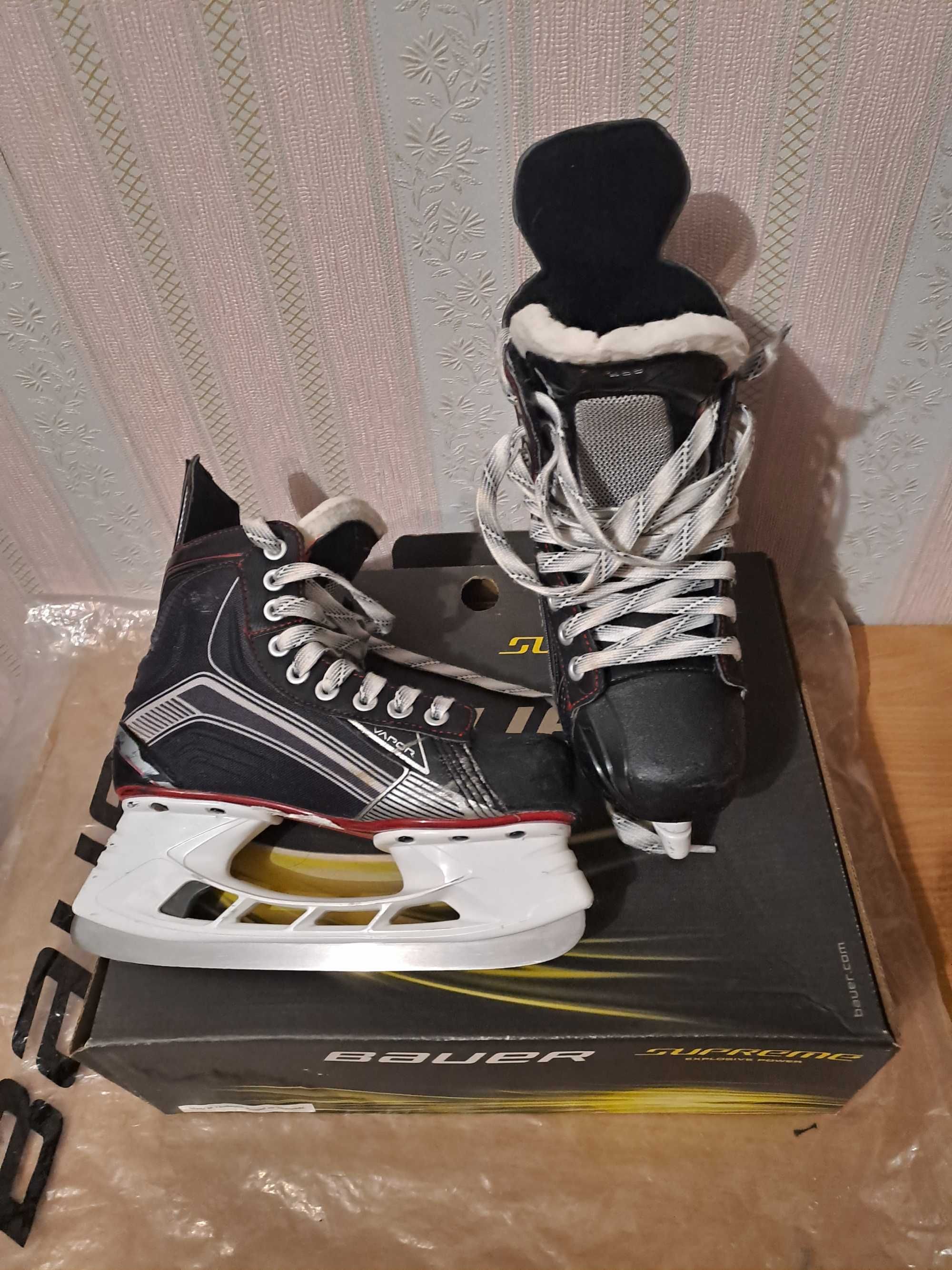 Ковзани BAUER Vapor Supreme Explosive Power X500. Є повне екіпірування