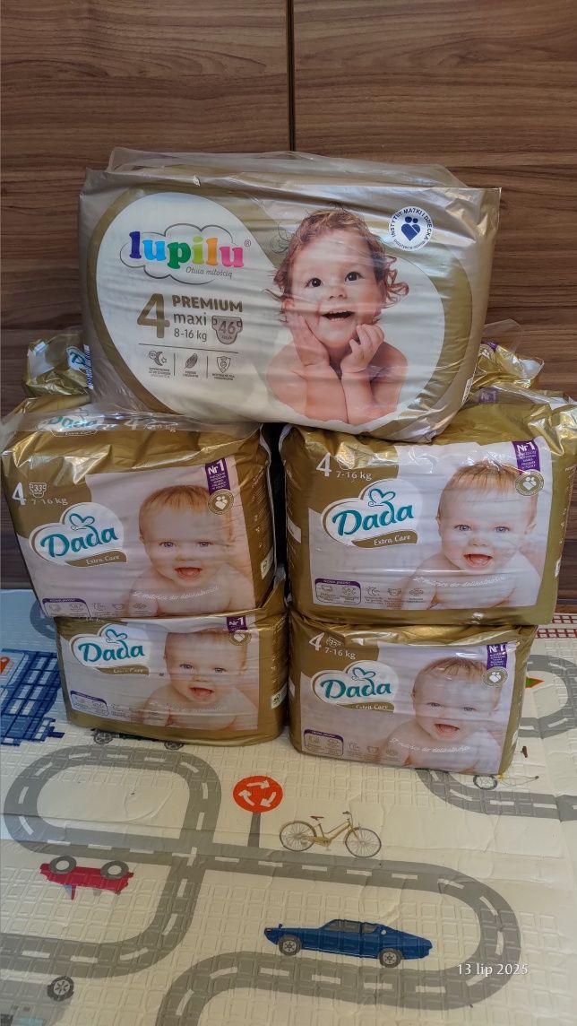 Mega paka pampersów Dada 4