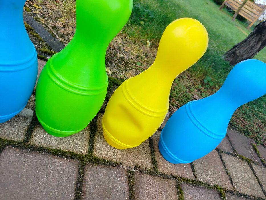 Kręgle (duże ) 30 cm . Zestaw z dwiema kulami.