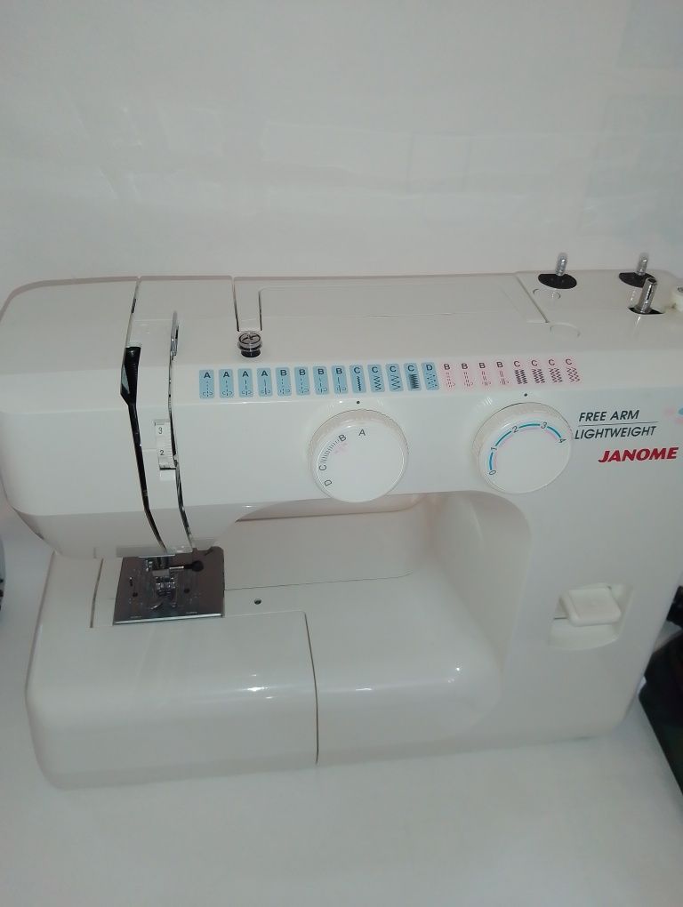 Швейна, швейная, машина Janome 743-03