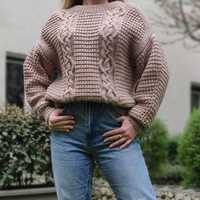 Жіночий в'язаний светр ручної роботи