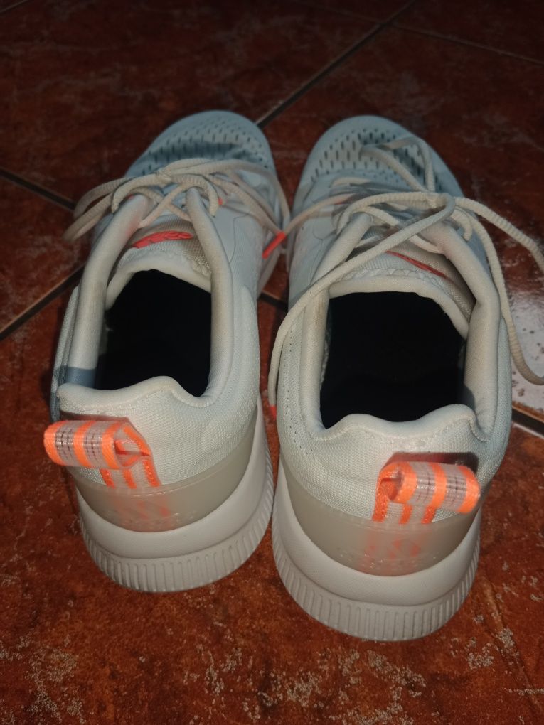 Buty Novamotion FW3256 adidas rozmiar  41 1/3