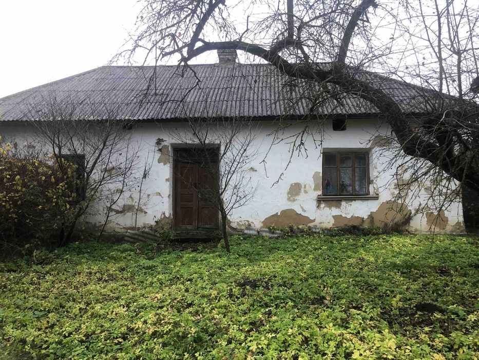 Продається земельна ділянка з  старим будинком