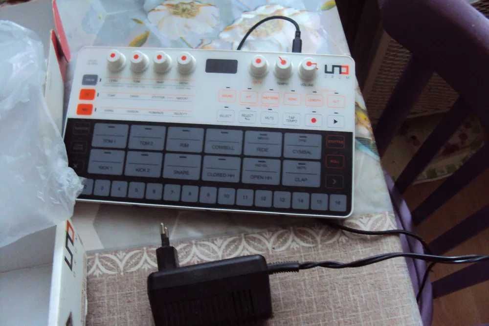 Драм-машина IK Multimedia UNO Drum