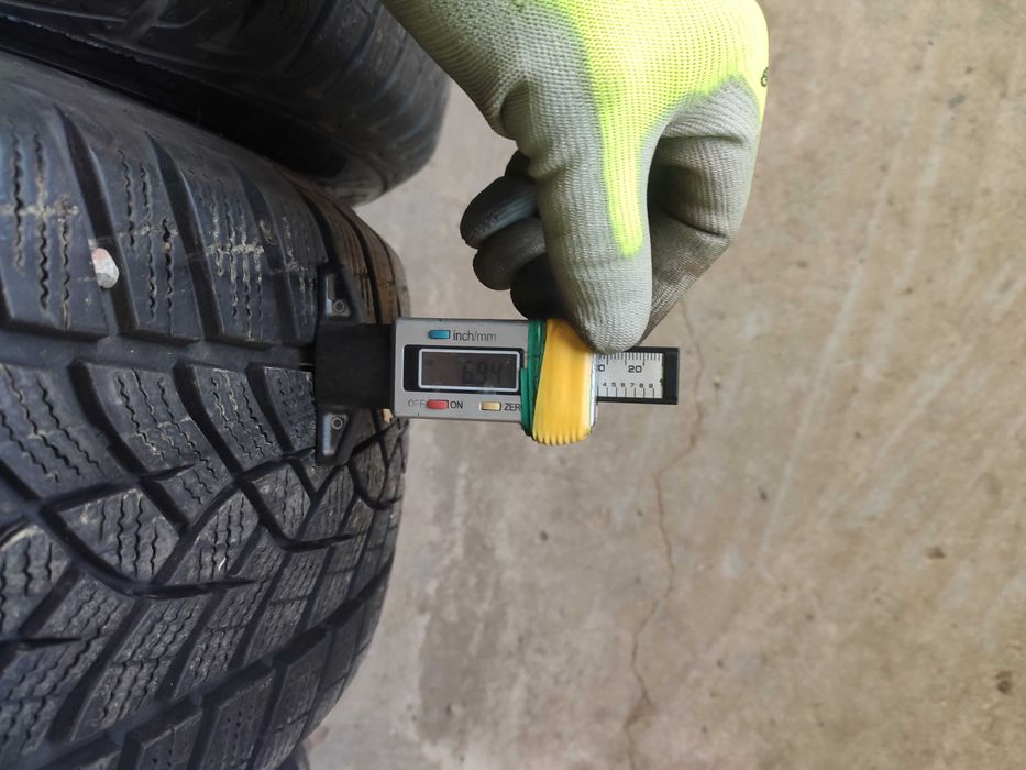 opony zimowe - 4szt. - 215/55R17 98V Goodyear Ultra Grip Performance