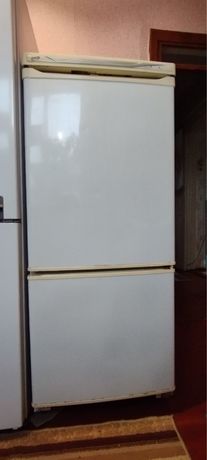 Продам двухкамерный холодильник POZIS