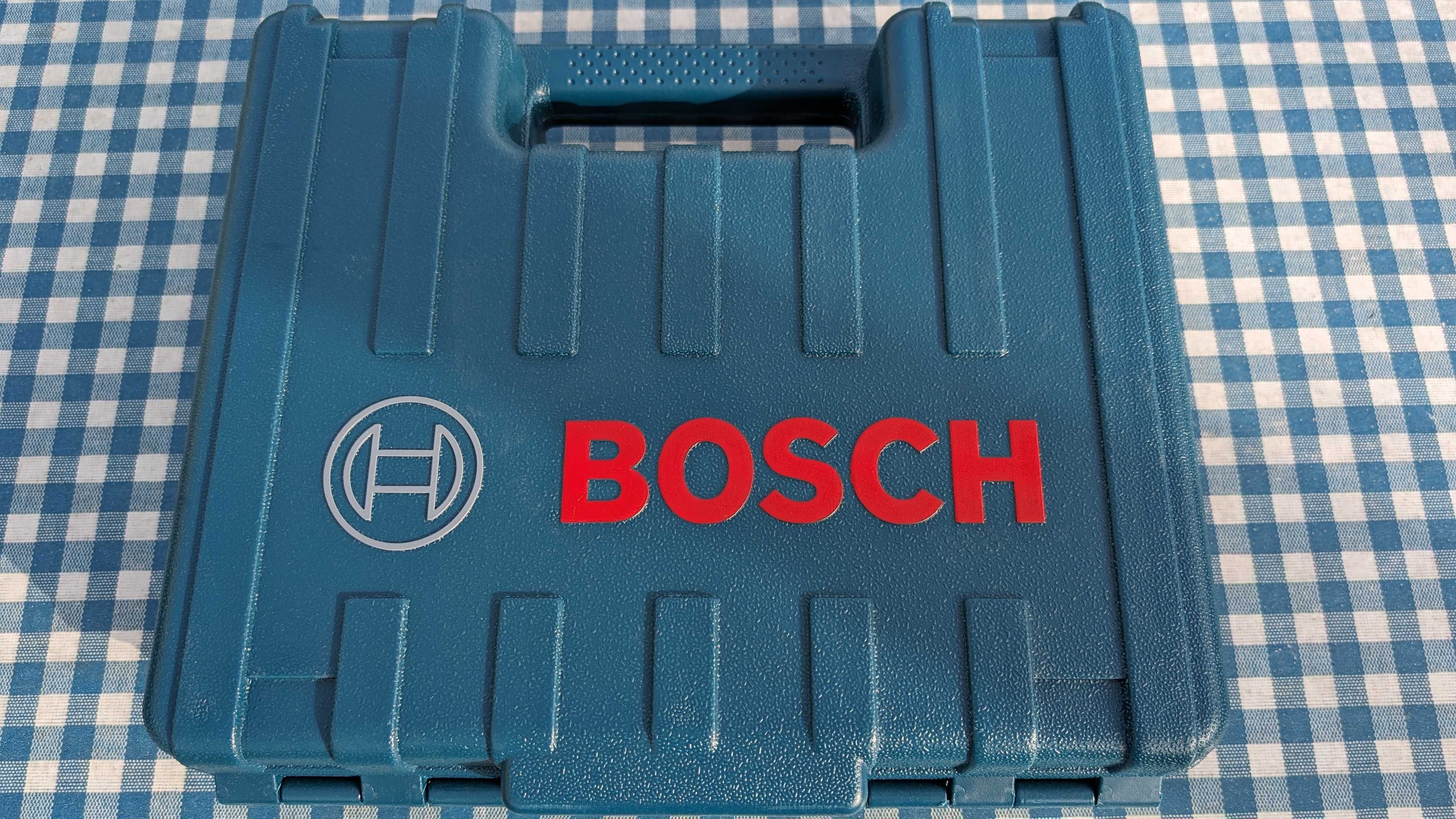 Wyrzynarka 520W GST750 BOSCH + walizka