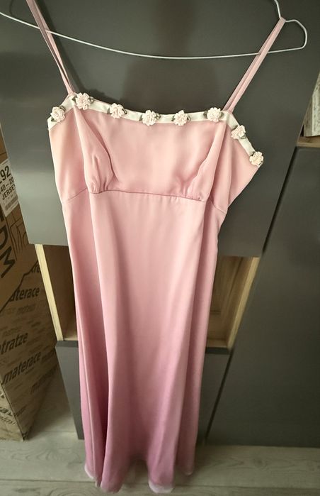 Sukienka elegancka – idealna dla świadkowej lub na bal, rozm. S