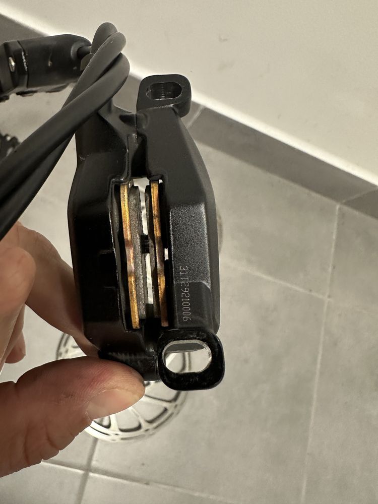 Zestaw hamulce SRAM DB8 i tarcze SRAM 200mm