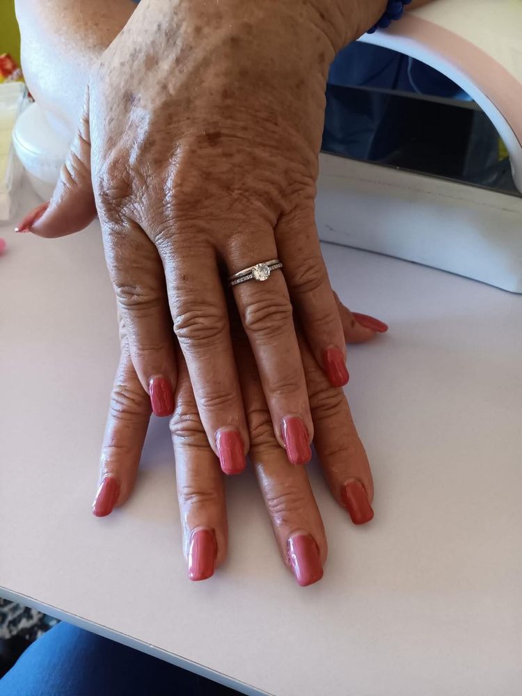 Manicure e pedicure e depilação