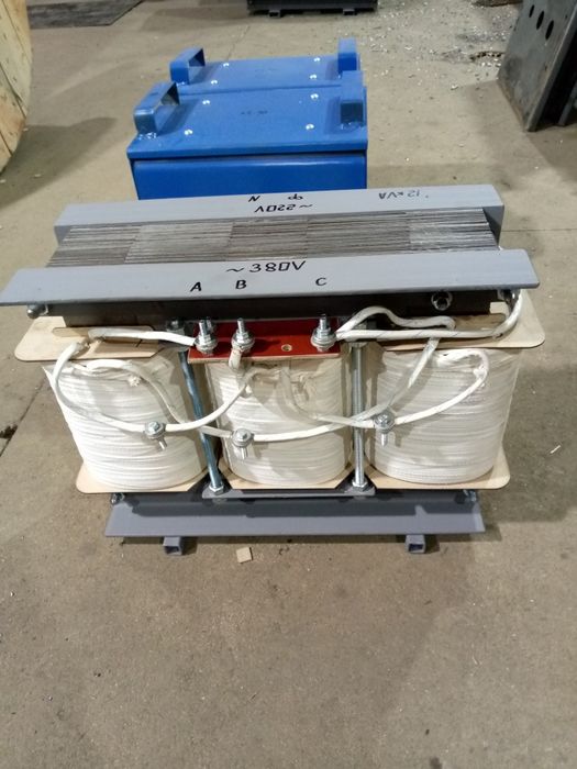 Зарядка електромобиля 10 кВА 45 А