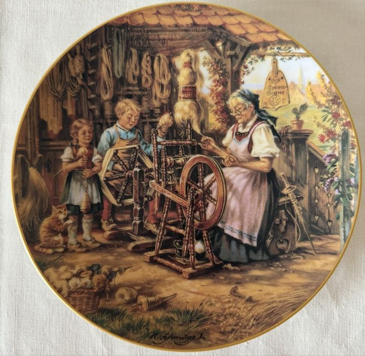 Вінтаж: колекція настінних тарілок .