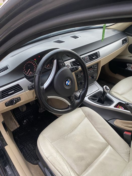 Продам BMW e90 320