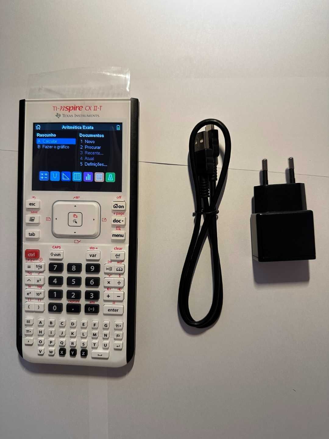 Calculadora e Carregador TI-Nspire™ CX II-T.