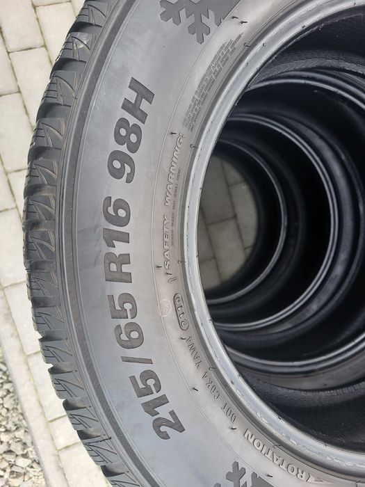 4x Opony Zimowe 215/65/16 Kumho Wintercraft WP51 Bieżnik 6mm