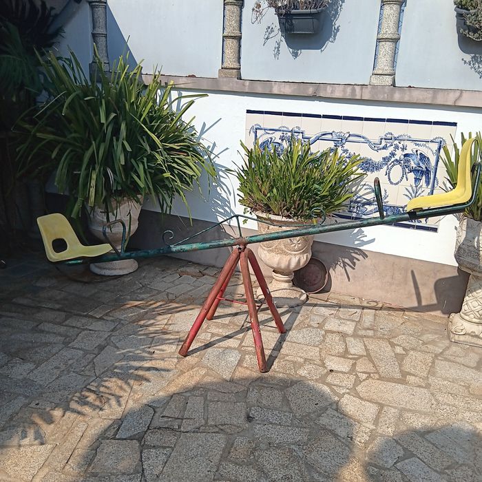 Baloiço de criança, parque infantil