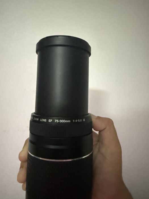 Objetiva CANON EF 75-300mm f/4.0-5.6 III (Preto - Encaixe: Canon EF)