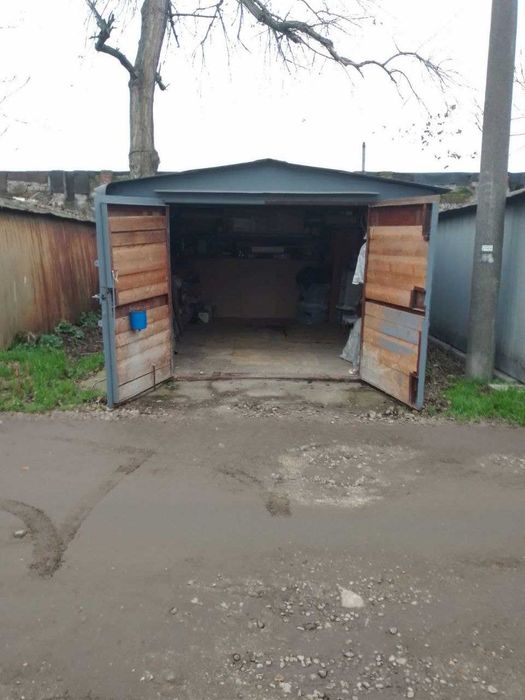 Гараж  на набережній в Запоріжжі