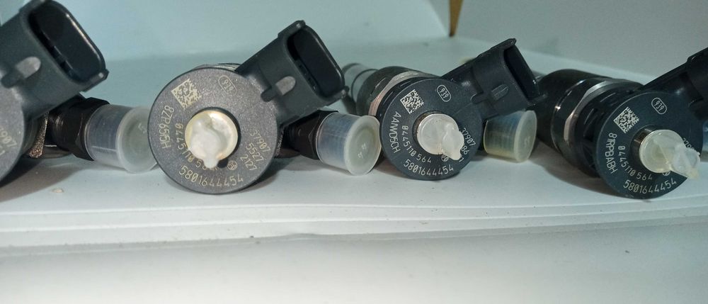 Форсунка BOSCH 0445110564 5801644454 IVECO Daily 3.0D