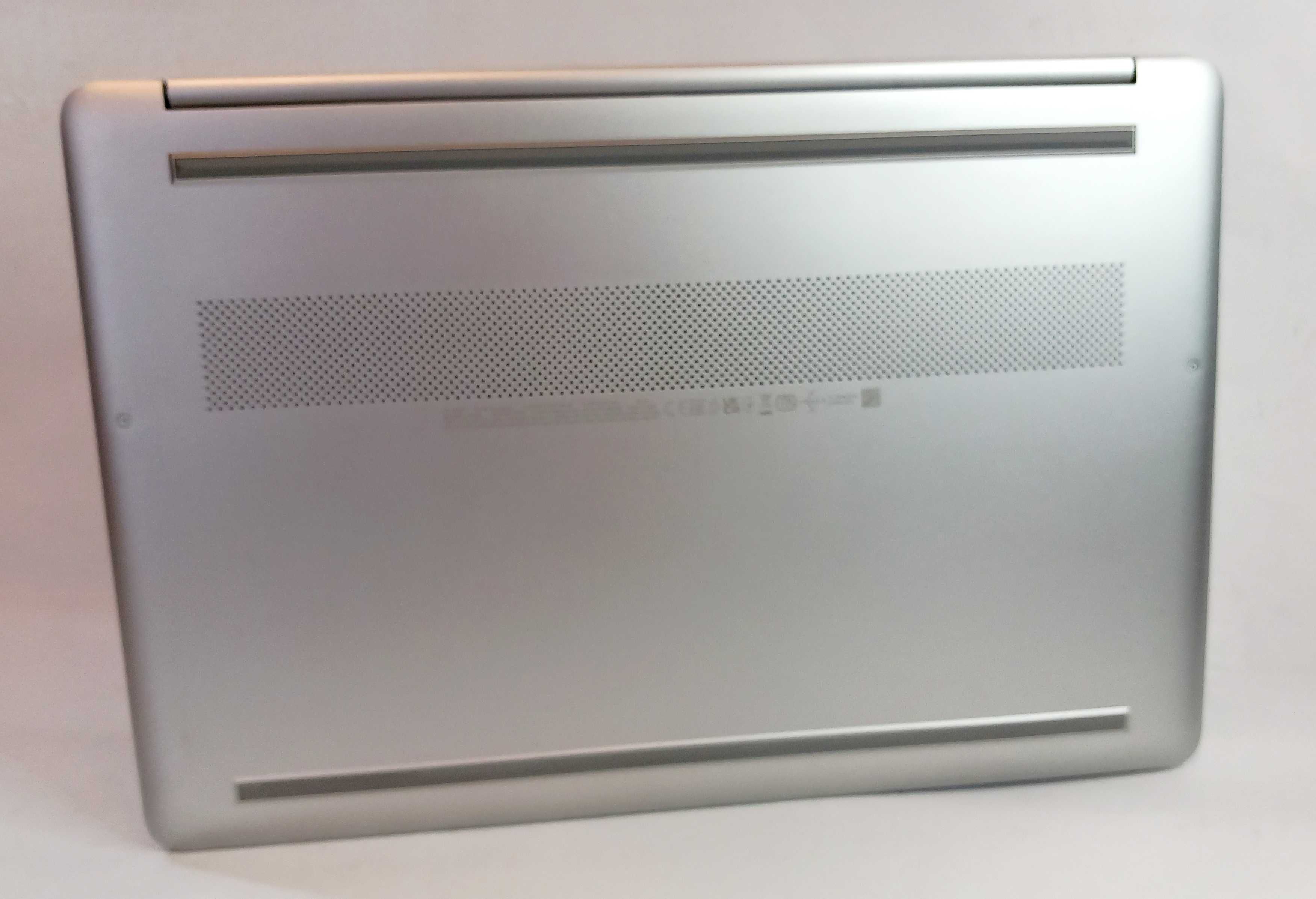 Laptop HP 15S-EQ1082NW 15,6" 8/256 GB srebrny 725/23/HUT