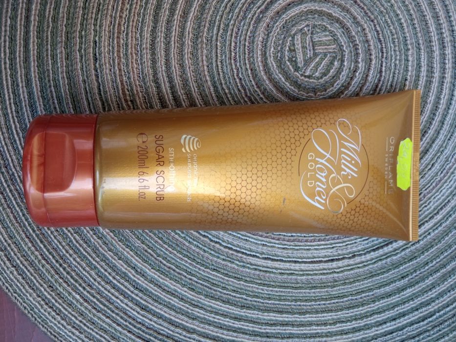 Oriflame milk & hondy gold scrub