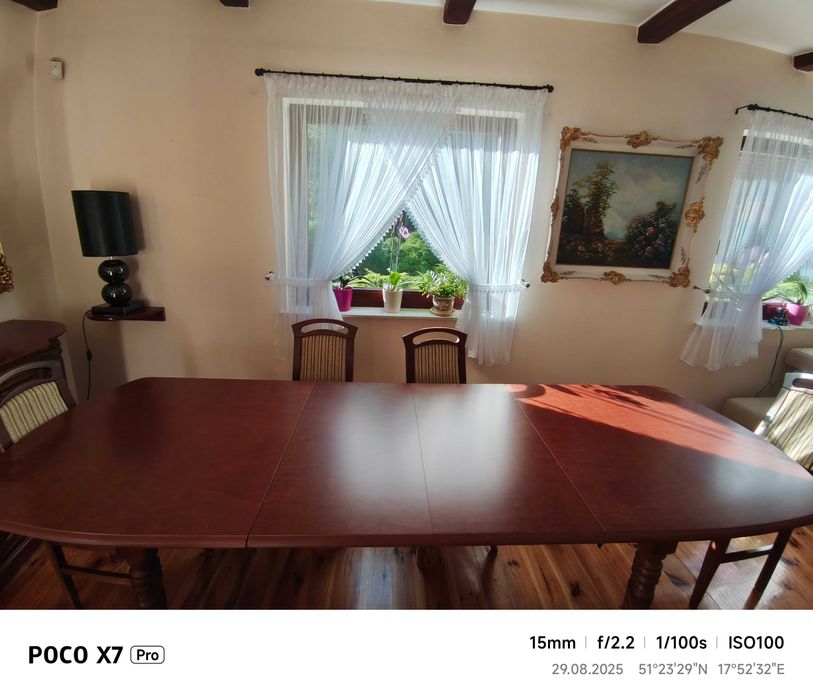 Stół rozkładany z krzesłami