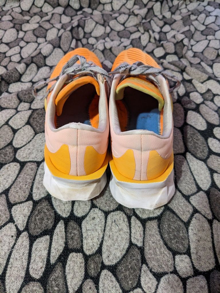 Продам кросівки Asics