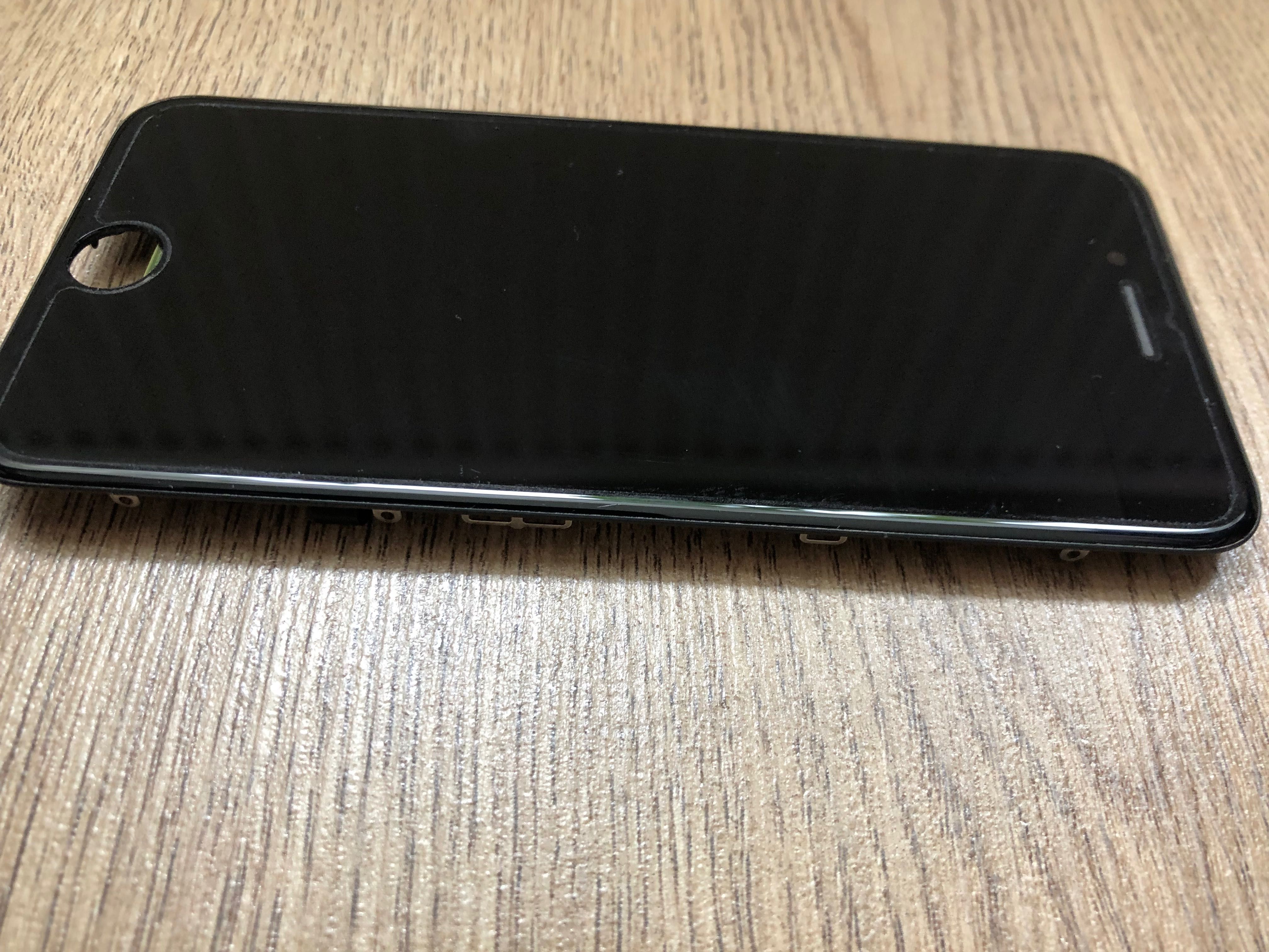 Wyświetlacz iPhone 8 orginał.