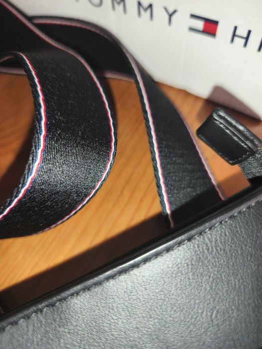 Tommy Hifiger Mala Tiracolo Preta