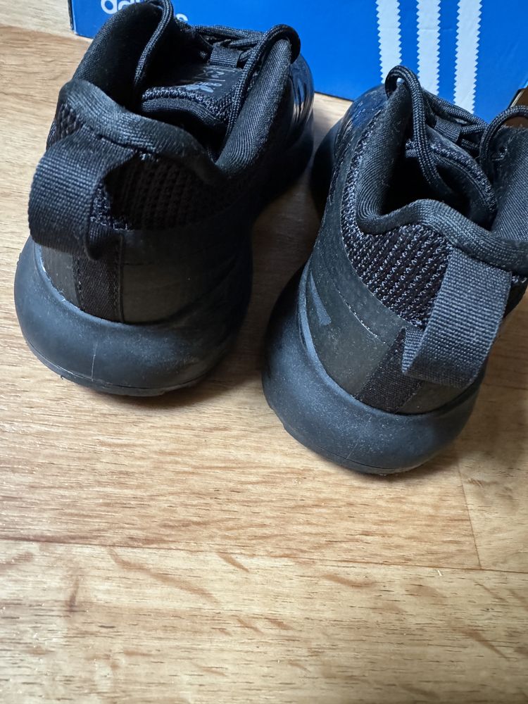Кроссовки Adidas оригинал/ на весну-осень