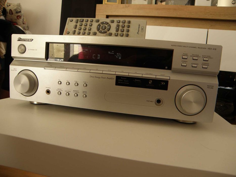 Amplituner AV Pioneer
VSX-418