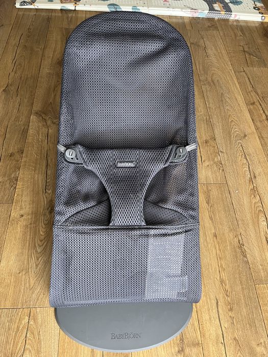 Leżaczek babybjorn + łóżeczko turystyczne Gratis