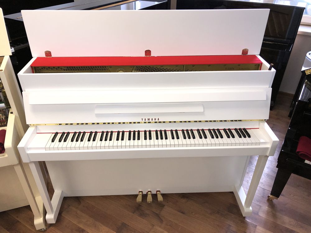 Pianino weinbach biale Petrof czarne od Piano Design