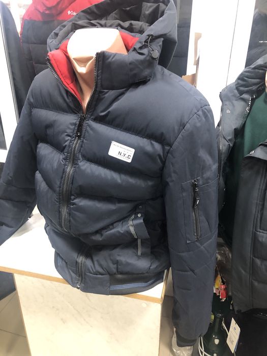 Чоловіча зимова куртка.