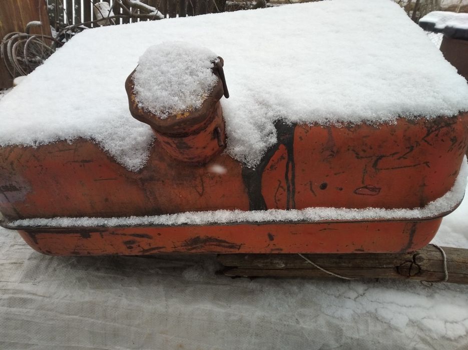 Бак топливний на трактор