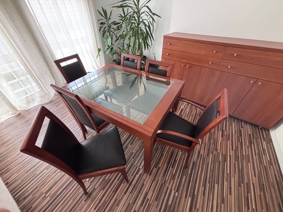 Conjunto Mesa e Cadeiras Sala de Jantar em Cerejeira