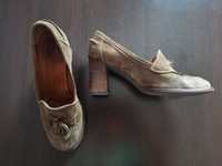 Stylowe i ponadczasowe damskie buty mokasyny na obcasie VENECIA 37