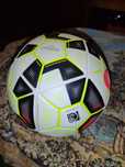 Футбольный мяч Nike ordem. Новый. Спускает нипель .