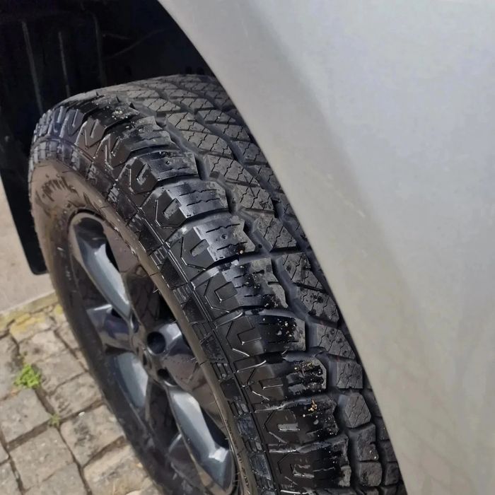 Nissan Navara automática 5 lugares