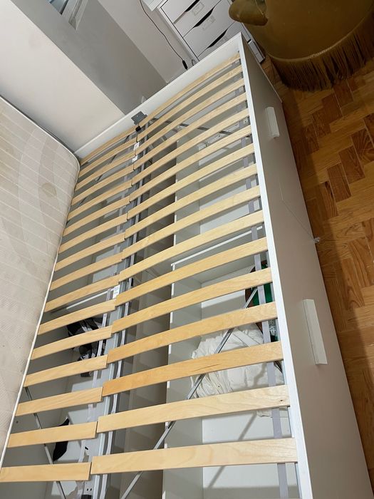 Cama de casal e colchão