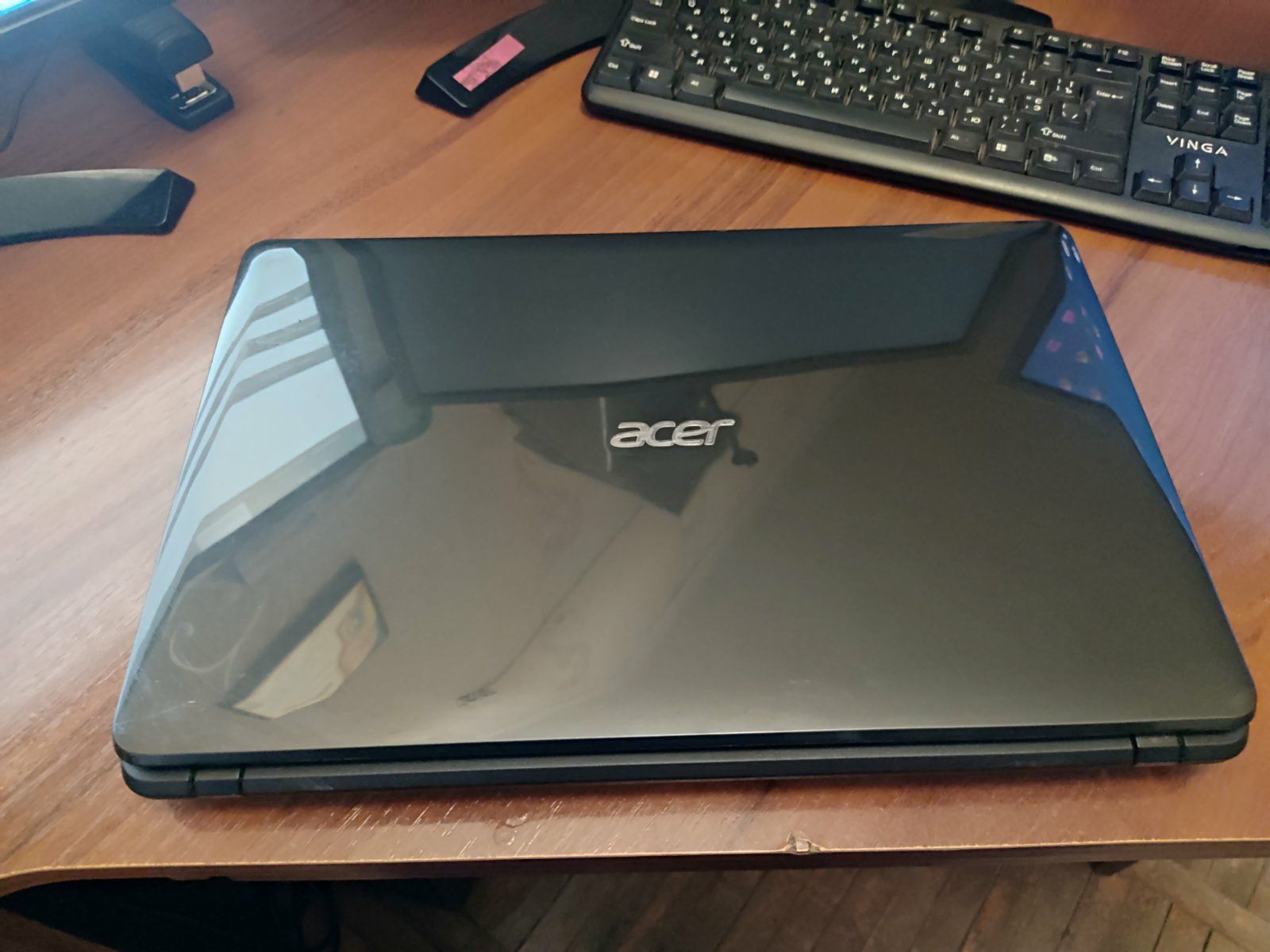 Ноутбук ACER Aspire E1-521